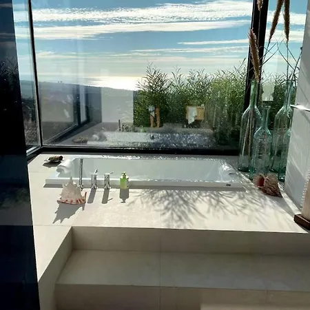 Villa Infinity *