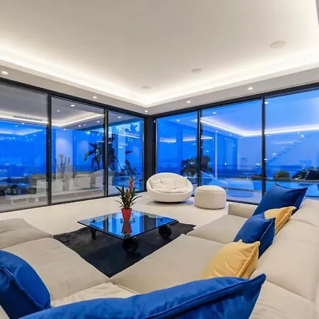 Villa Infinity *