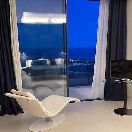 Villa Infinity *